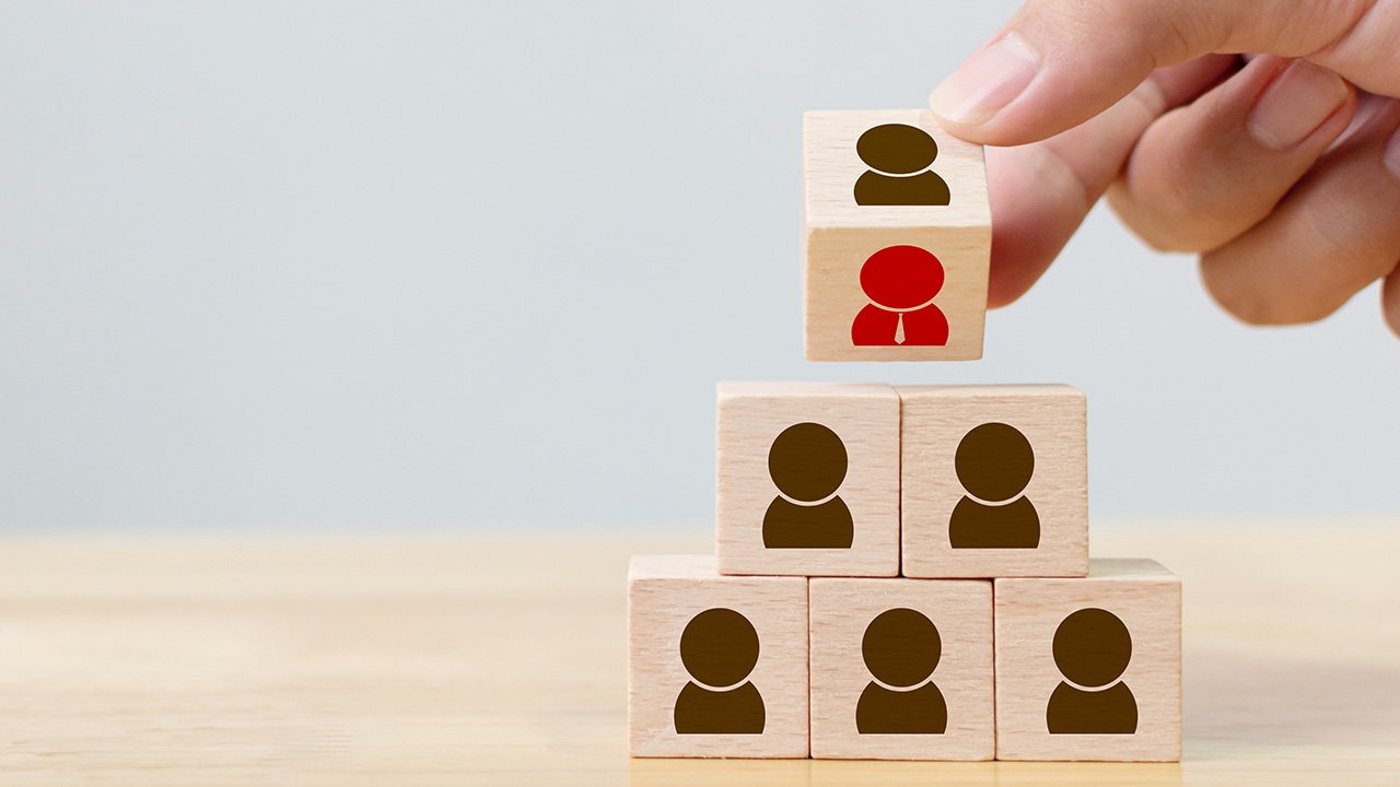 ตามกลิ่น “เปลี่ยนตัวผู้นำ” แรง