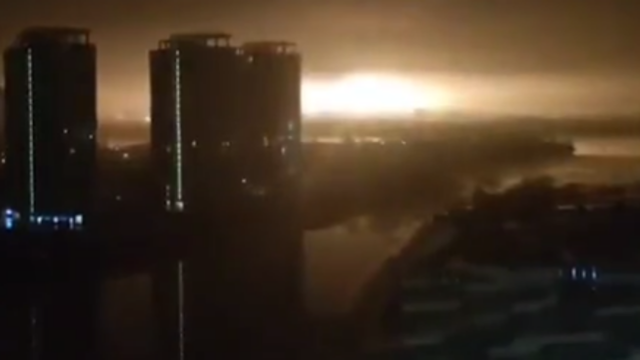 รัสเซียถล่มเคียฟ สุดโหด ระเบิดลูกหนึ่ง คล้ายนิวเคลียร์บอมบ์ขนาดเล็ก (คลิป)