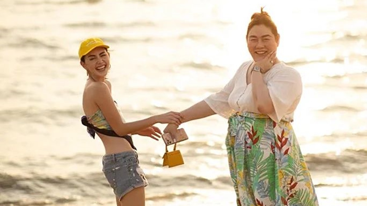 ใหม่ ดาวิกา อวยพรวันเกิด พี่เกล้า โชคดีที่มีผู้จัดการคอยดูแลไม่ห่าง