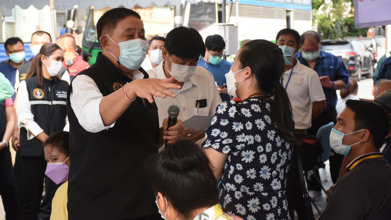 ผู้ว่าฯ กทม.ตรวจการแก้ไขสะพานข้ามคลองเคล็ดทรุดตัว พบกระทบชาวบ้าน 30 ราย