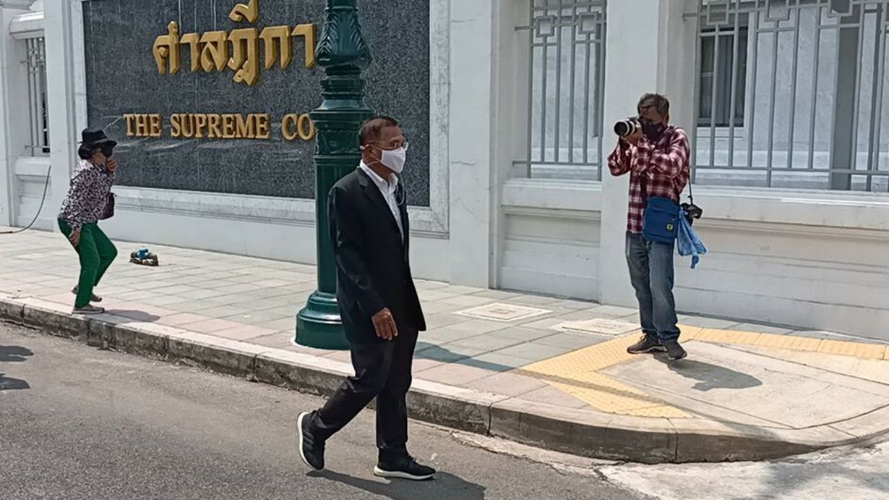 ศาลฯ แก้ริบทรัพย์วัฒนากับพวก 7 คนชดใช้ 89 ล้าน อาญาไม่รับอุทธรณ์ยืนคุก 99 ปี