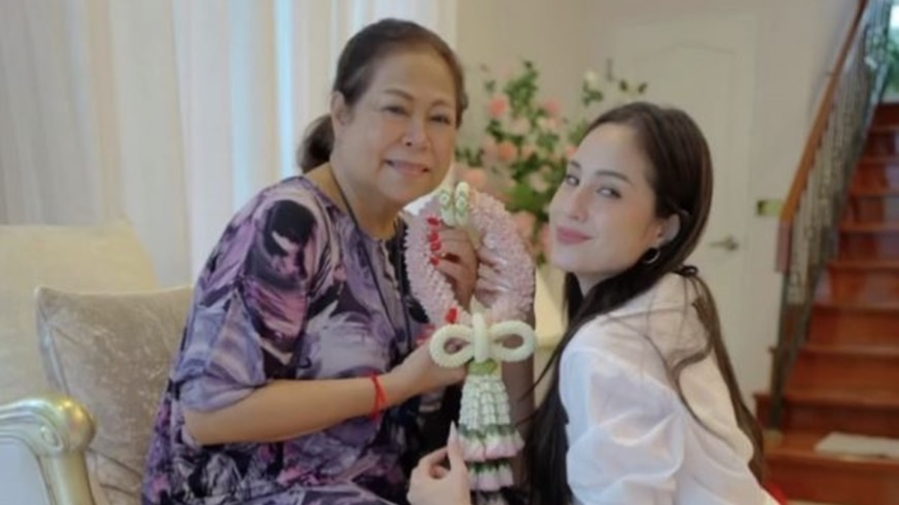 ขวัญ อุษามณี โพสต์ซึ้งขอบคุณแม่ที่รักและปกป้องลูกจนถึงทุกวันนี้