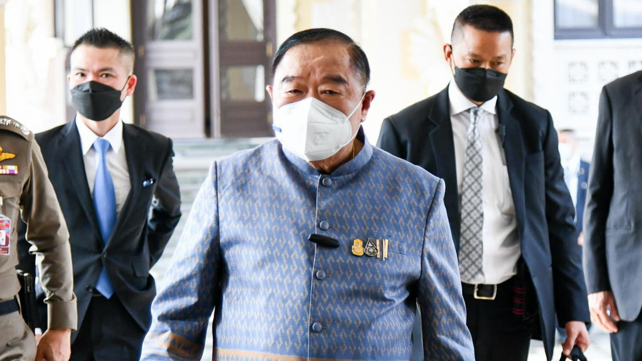 “บิ๊กป้อม” ยัน 3 ป. กินข้าวด้วยกันปกติ เมินฝ่ายค้านมองสร้างภาพ