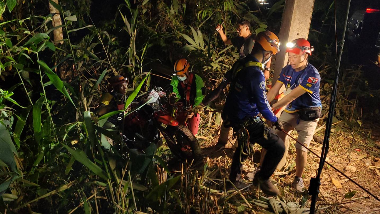 2 หนุ่มควบ จยย.วิบาก ขึ้นเที่ยวบนดอย ขากลับพลาดตกเหว ตาย 1 สาหัส 1 