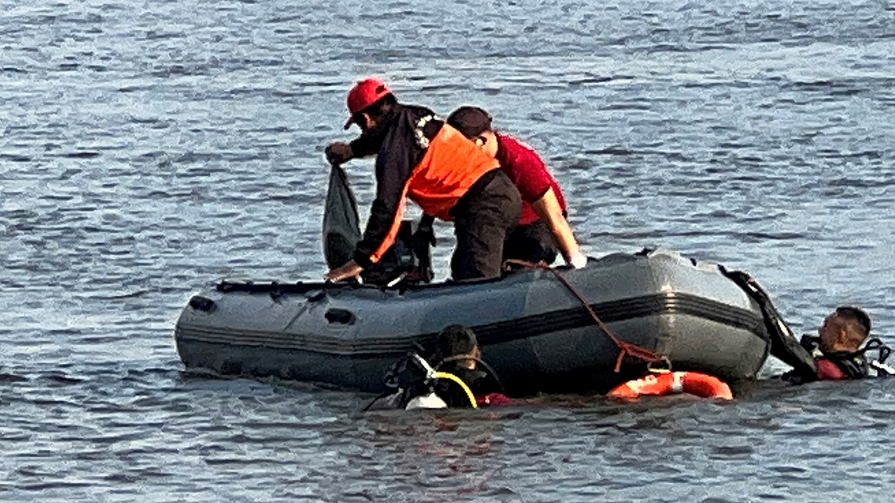 โซนาร์ควานใต้เจ้าพระยา เจอ “ถุงผ้า” โยงคดี “แตงโม” คาดเป็น “ขวด-แก้วไวน์” (คลิป)