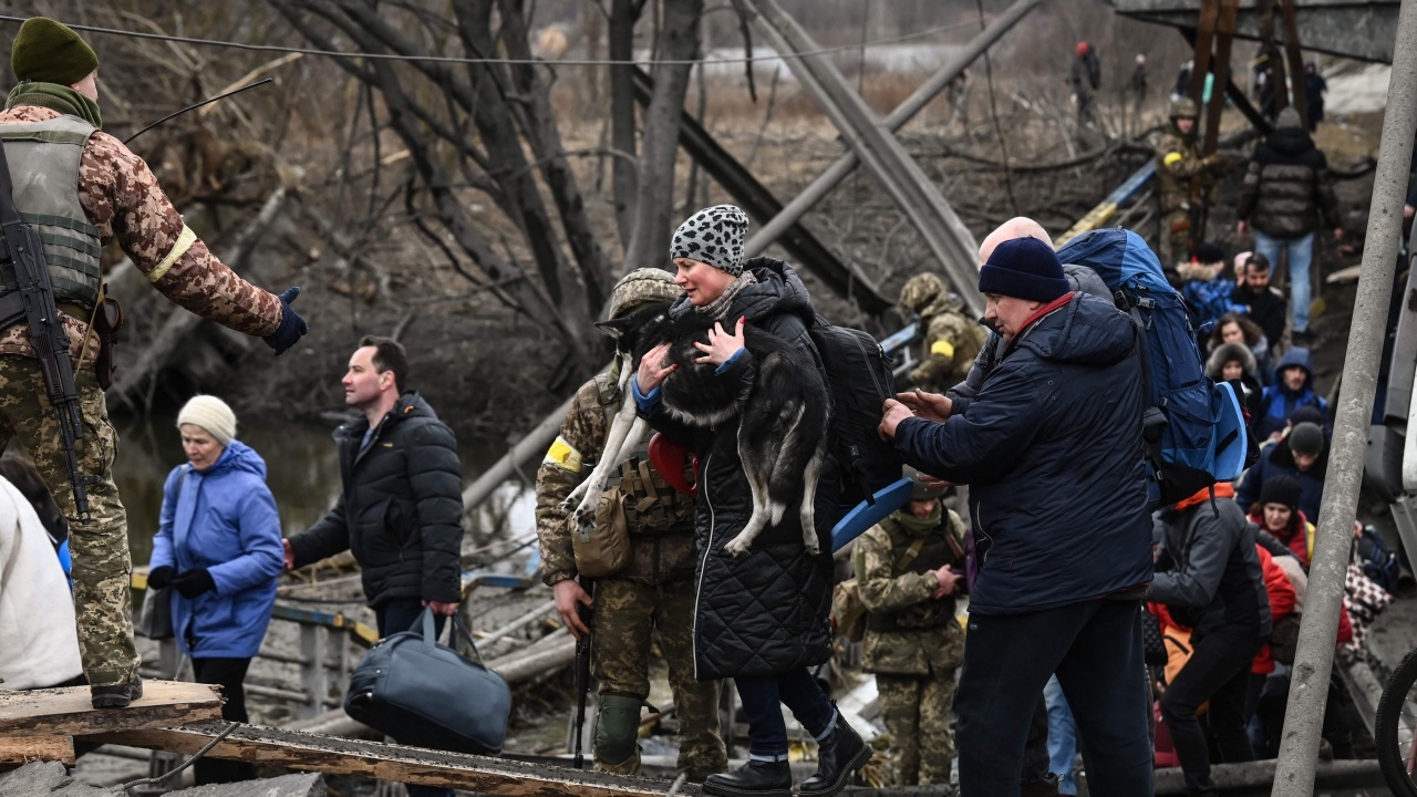 ชาวยูเครนอพยพหนีสงครามพุ่งถึง 1.5 ล้านคน หลังถูกรัสเซียโจมตีเป็นวันที่ 11