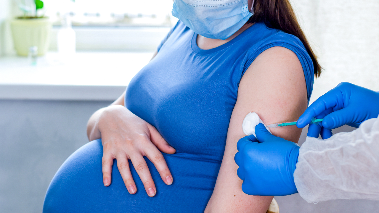 คนท้อง-หญิงหลังคลอด 6 สัปดาห์ แนวโน้มติดโควิดเพิ่มขึ้น ขอเข้ารับวัคซีน