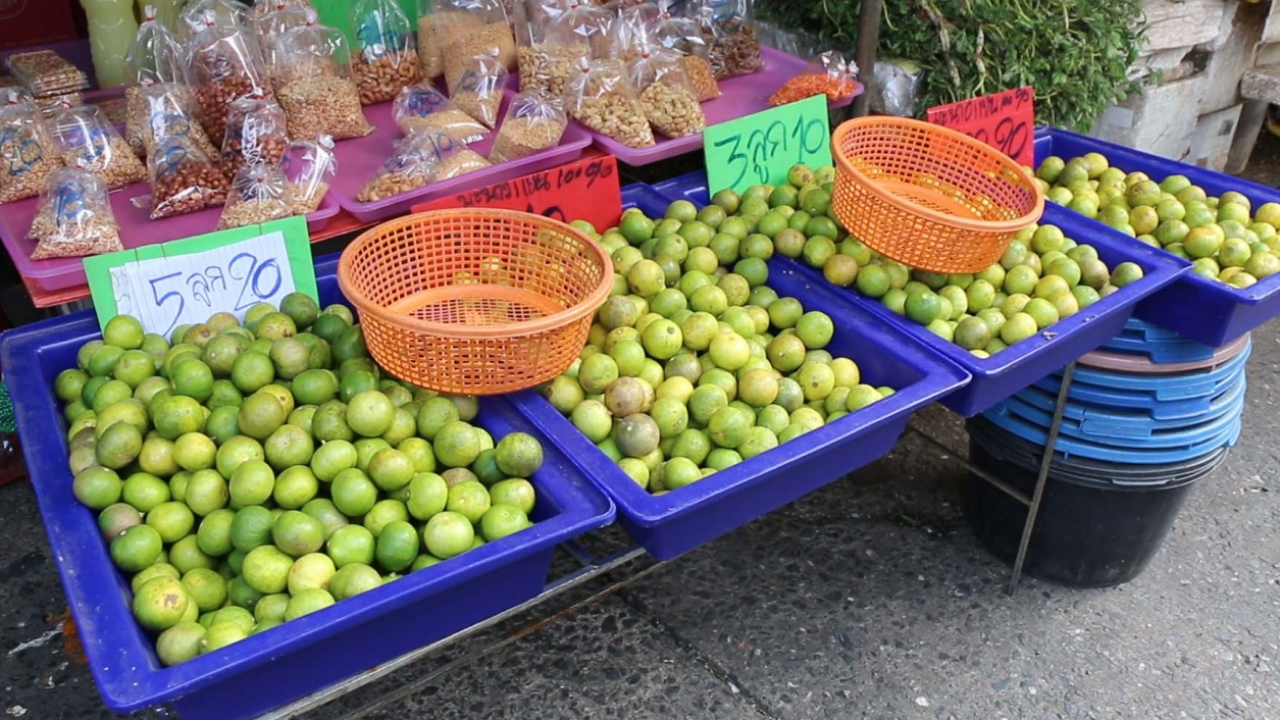 มะนาวแพง ขึ้นราคาอีกกระสอบละพัน ต้องแบ่งขาย 5 ลูก 20