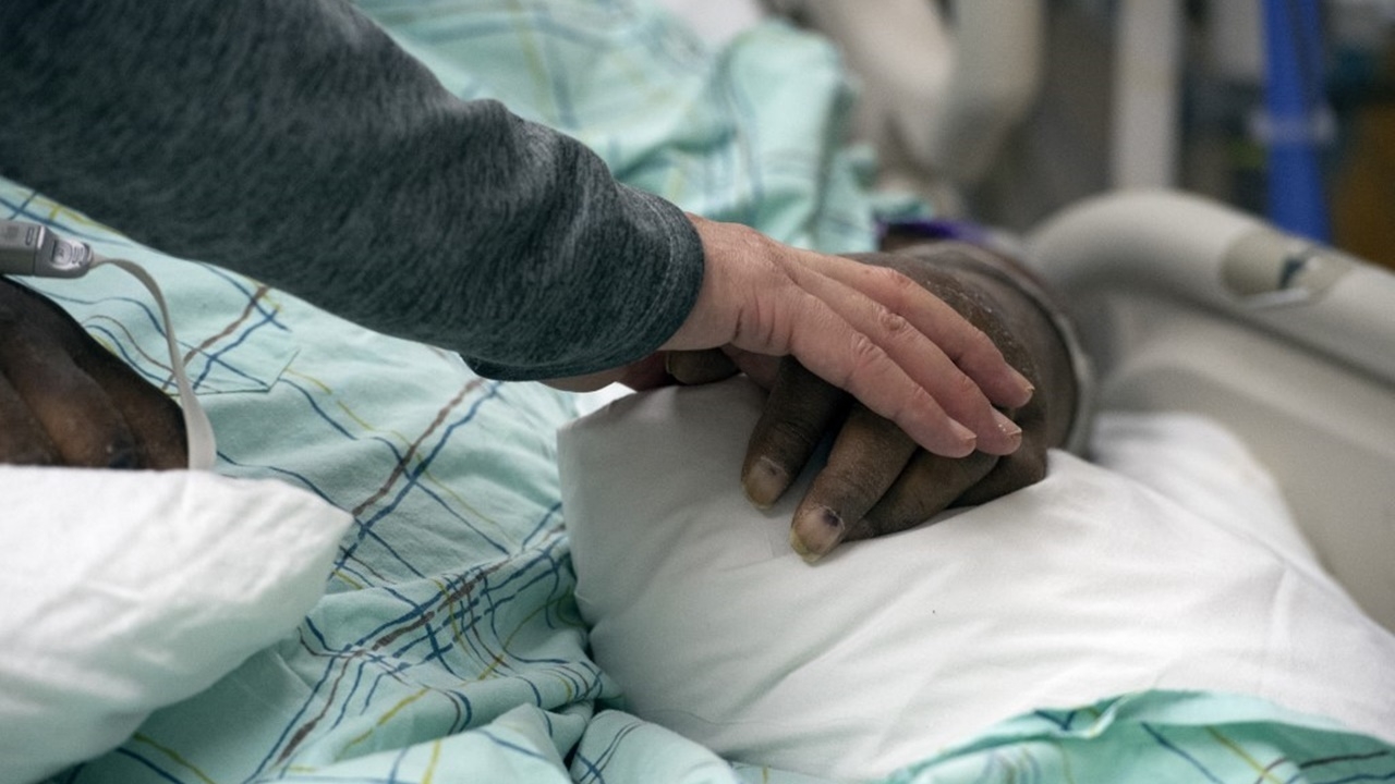 วันนี้ที่รอคอย ชายอเมริกันได้กลับบ้านแล้ว หลังป่วยโควิดนอน รพ. 549 วัน