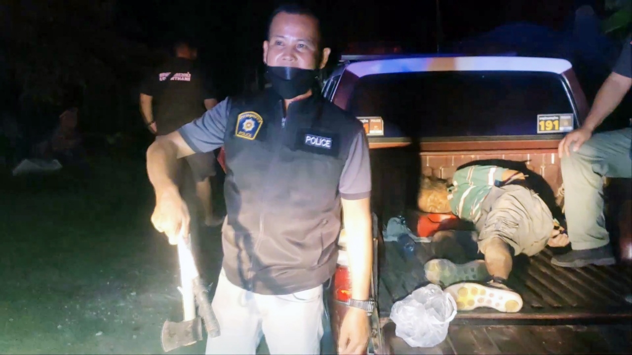 ลุงโหดขวานจามหัวหลานดับ น้าสาวมาช่วยถูกน้ำมันราดจุดไฟเผา อ้างระบายแค้น