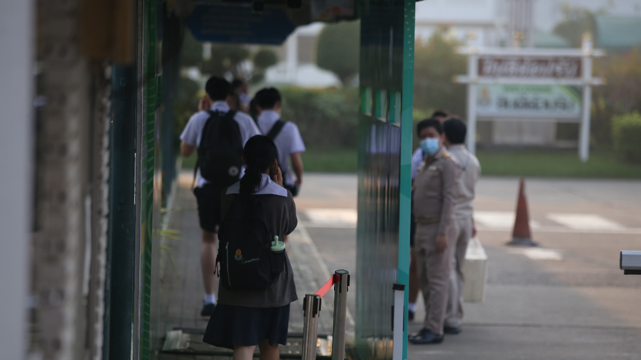 กทม.เจอคลัสเตอร์โรงเรียนเขตบางบอน ติดเชื้อมากสุดในไทย 3 พันรายวันที่ 2 แล้ว