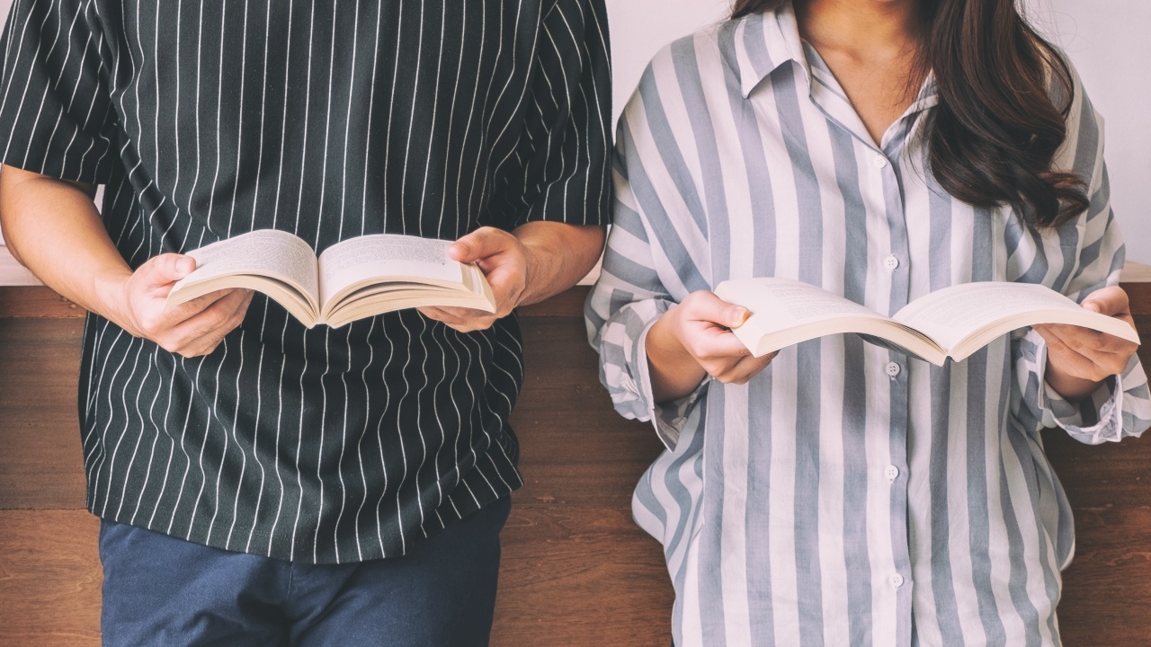 มิติใหม่ งานเอนฯ หนุ่มรับงานอ่านเป็นเพื่อน หาเงินซื้อหนังสือ