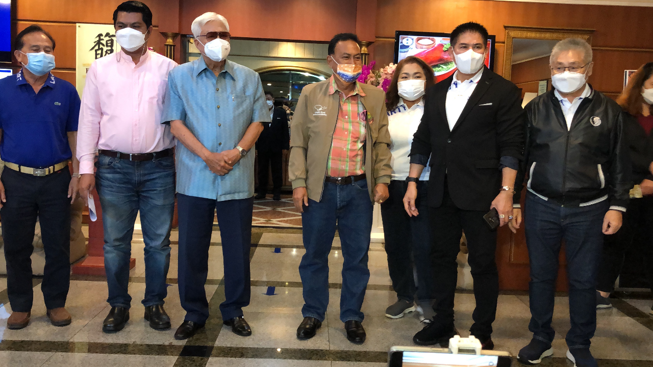 วงกินข้าวพรรคเล็กคึกคัก “ธรรมนัส” เผยเลือกตั้งหน้ามีมาร่วมพรรคเศรษฐกิจไทยหลายคน