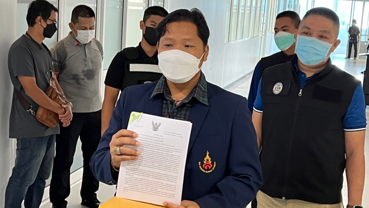 "นายก อบต.บางสมบูรณ์" หอบหลักฐานทุจริตโครงการรัฐให้ ปปป. ไม่ขอพาดพิงใคร