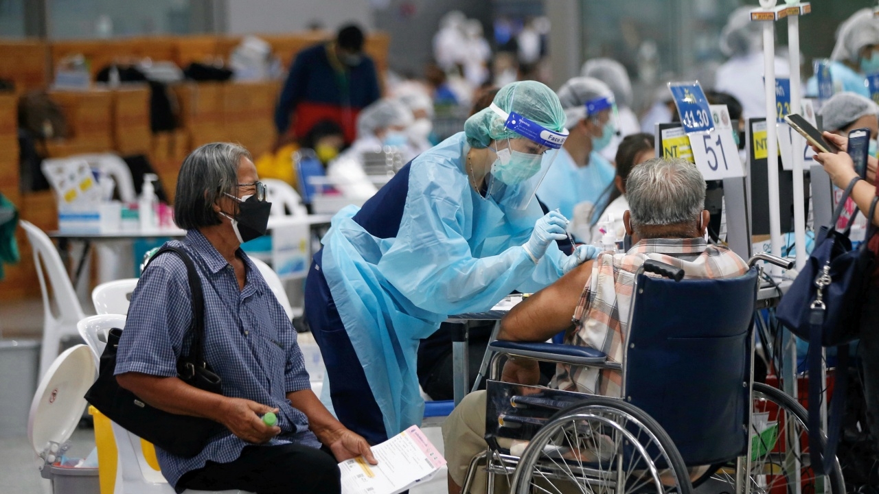 ศบค. เผยแผนวัคซีนเด็ก-ผู้สูงอายุ มีนาคม 65 พบคนแก่ไม่เคยฉีด ตายถึงร้อยละ 58.2