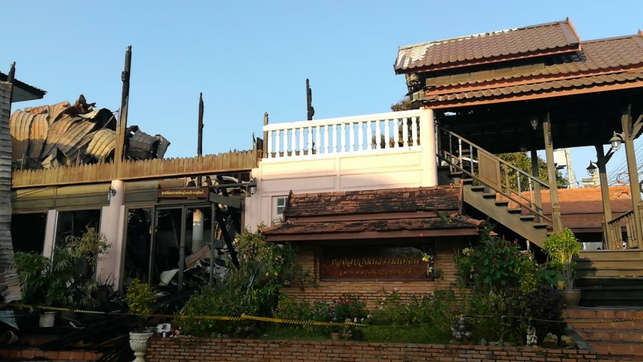 ครู ร.ร.จ่าการบุญ ร่ำไห้ไฟไหม้หอศิลป์วอดหมด หยุดสอน 1 วันเปิดรับ ป.1 ใหม่