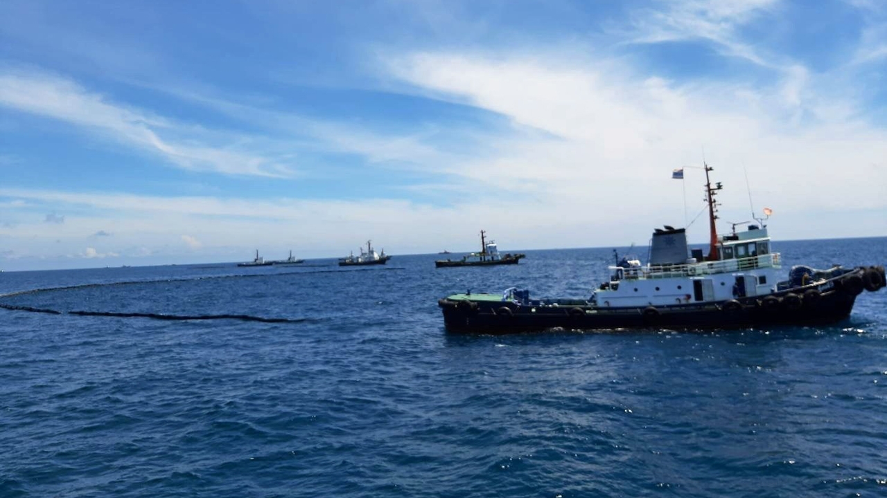 เร่งสูบน้ำมันค้างท่อ เตรียมแผนซ่อมรูรั่ว