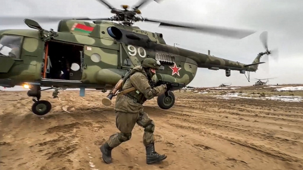 รัสเซียขยายซ้อมรบ คงทหาร 30,000 ในเบลารุส หลังทัพยูเครนหวนปะทะกบฏ