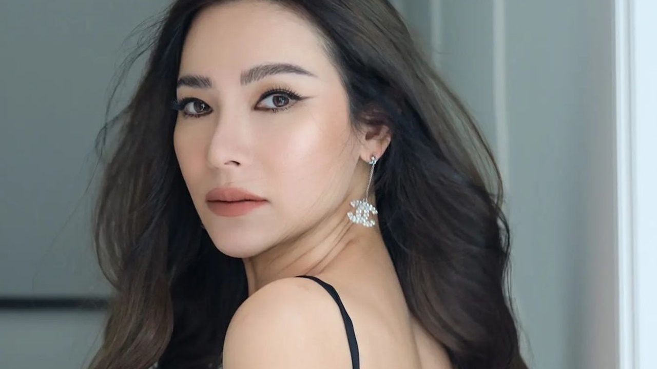 สวยสะกดจนจำไม่ได้ ดีเจต้นหอม แต่งหน้าลุคใหม่ ถูกทักคล้าย อั้ม-พลอย