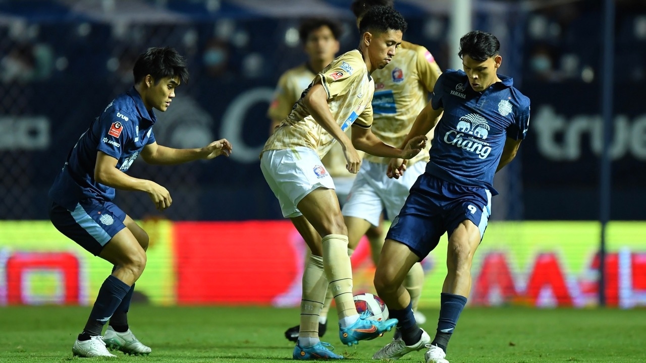 โบลินกิ-ศุภชัยควงซัด "บุรีรัมย์" เช็กบิล "การท่าเรือ" 2-1 นำโด่งจ่าฝูงศึกไทยลีก