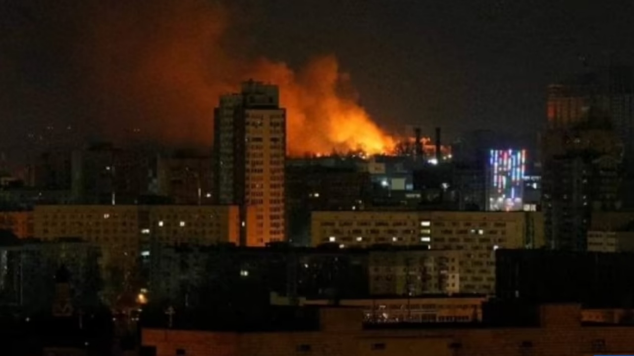 กรุงเคียฟวิกฤติหนัก รัสเซียลุยเผด็จศึก ปะทะเดือดทหารยูเครน (คลิป)