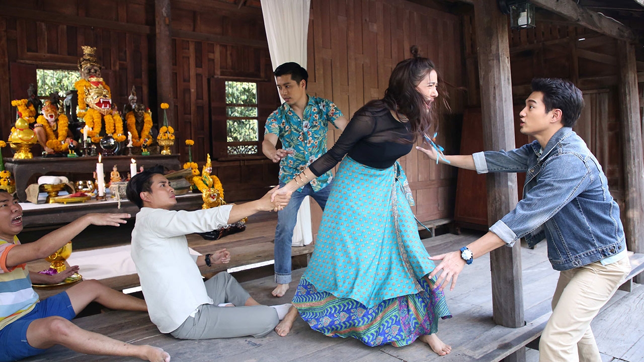 ซ่อนกลิ่น EP.1 เจ้าแม่ซ่อนกลิ่น เจอ ศรัญ ครั้งแรก ชุลมุนวุ่นวายตำหนักแทบแตก 