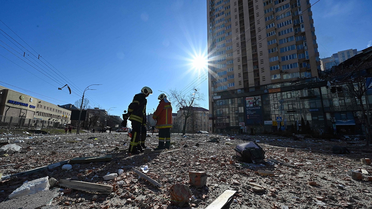 "นาโต" เคลื่อนทัพสกัดรัสเซียไม่ให้รุกล้ำ ยูเครนขึงกำลังรักษากรุงเคียฟ