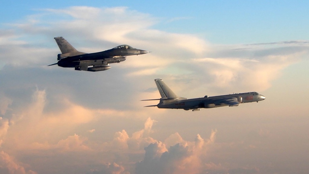 ไต้หวันโวย จีนส่งบินรบเข้าเขต ADIZ แล้ว 21 ลำ ตั้งแต่รัสเซียบุกยูเครน