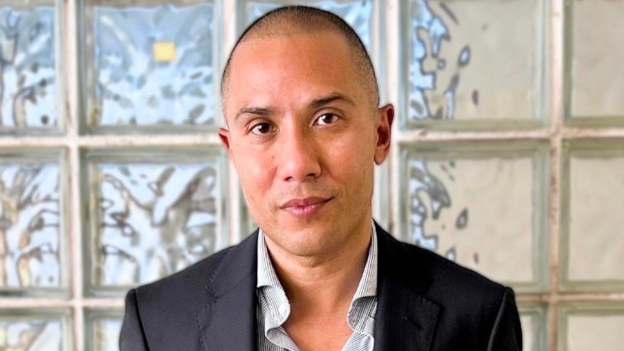 "รวมไทยยูไนเต็ด" ลั่นดันเงินเดือนจบ "ป.ตรี" 2 หมื่นบาท ถ้าได้เป็น รบ.