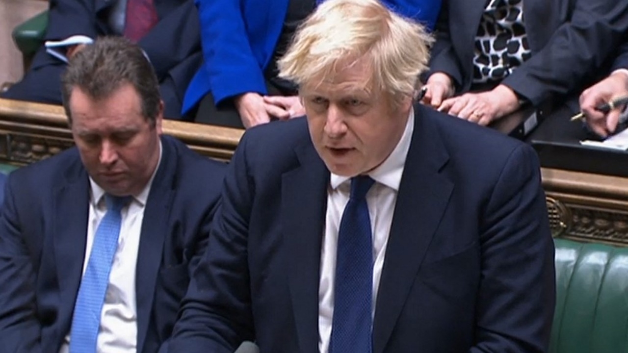 UK คว่ำบาตรรัสเซียระลอกใหม่ เล่นงานแบงก์ใหญ่-ตัดจากระบบการเงิน