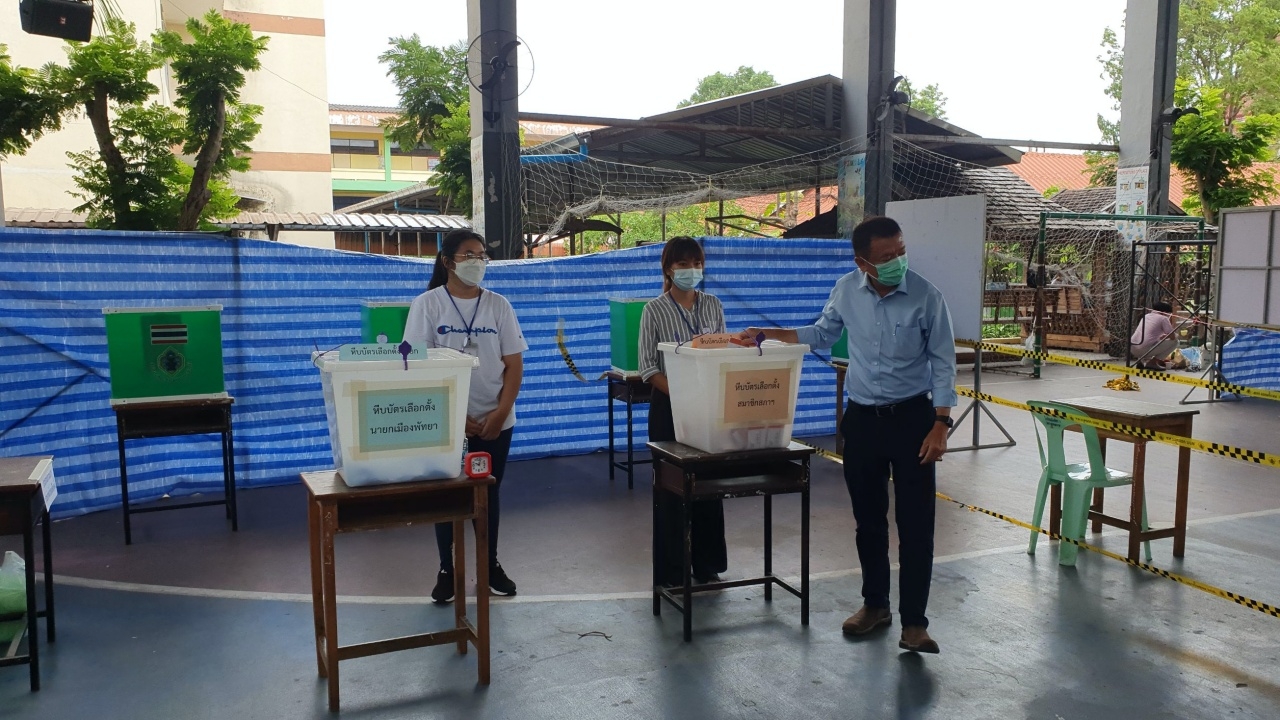 หวั่นฝนกระหน่ำ ทำคนใช้สิทธิ์น้อย กกต.วอนคนพัทยาออกมาเลือกตั้ง 