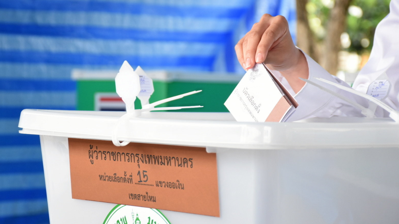 สรุปภาพรวมเลือกตั้งผู้ว่าฯ กทม. ช่วงเช้า พบฉีกบัตร-ขยำบัตร-รับบัตรใบเดียว