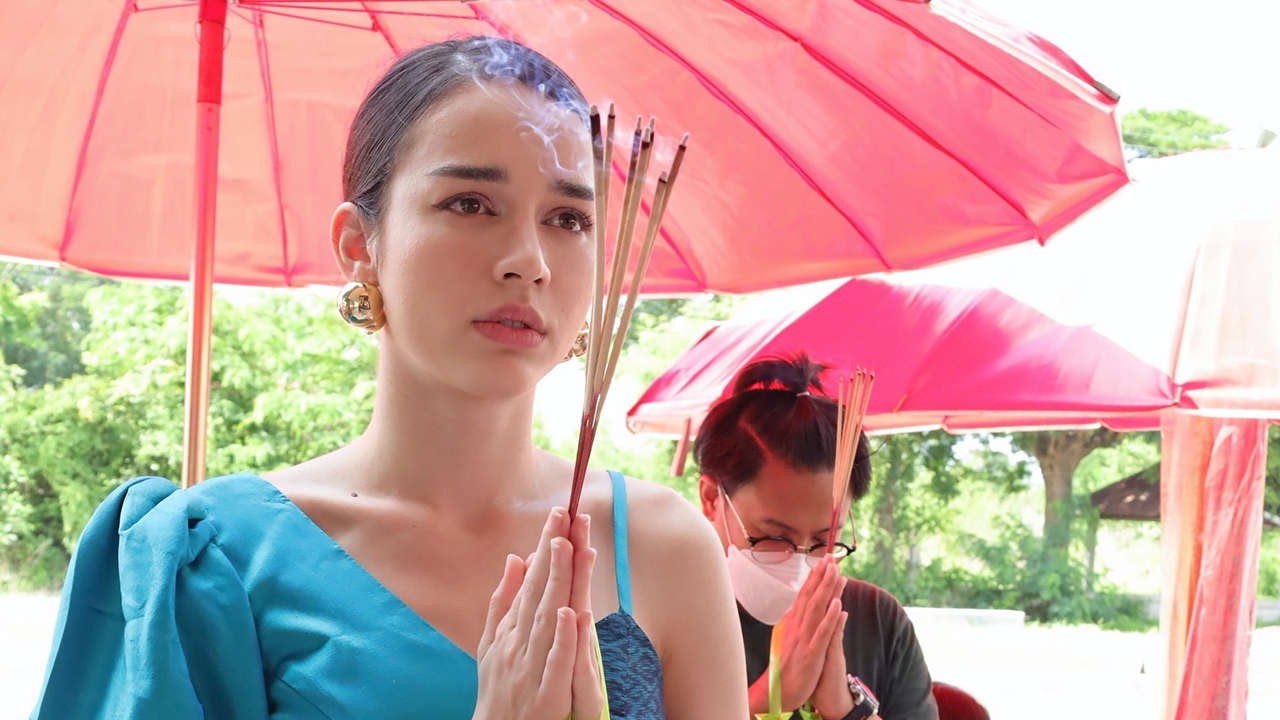 “สกาย” จิตสื่อ “ฮันนี่ ศรีอีสาน” ร้องไห้ขณะรำขอพรให้ละคร “หมอลำซัมเมอร์” ปัง