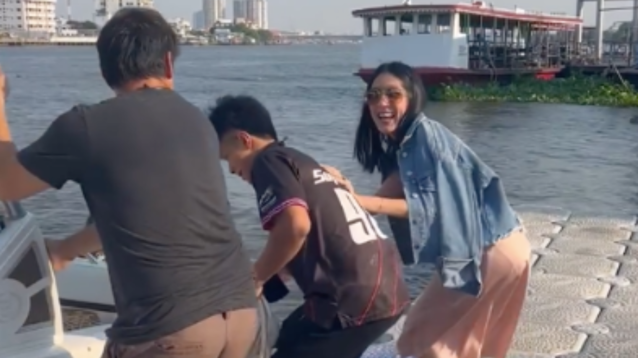 เฟซบุ๊ก แตงโม ปล่อยคลิป กระติก ยาว 18 วินาที อย่าใส่ร้าย เราฉี่ท้ายเรือไม่ได้ (คลิป)