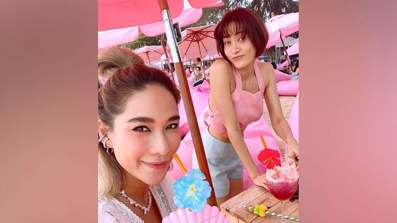 นุ่น สินิทธา เผยความสัมพันธ์ พลอย เฌอมาลย์ ที่คนนอกมองพี่น้องไม่ถูกกัน