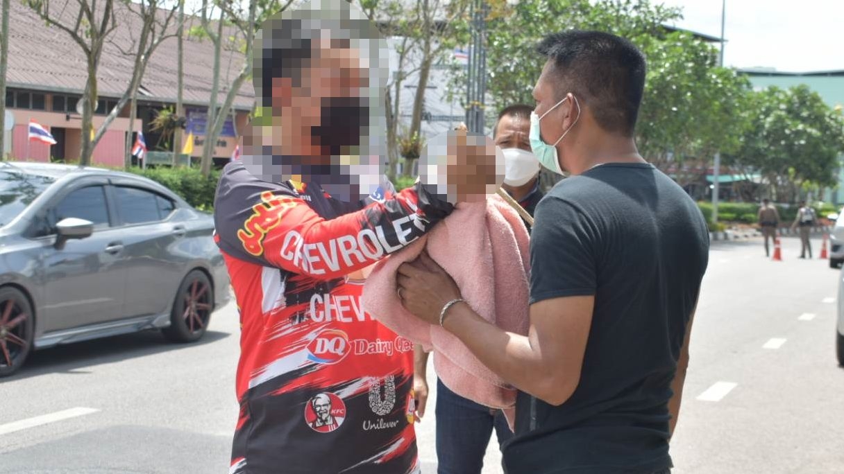 ตร.คุม "เบิร์ด ปากแจ่ม" วัยรุ่นแทงนายดาบสาหัส ส่งฝากขังพร้อมค้านประกัน