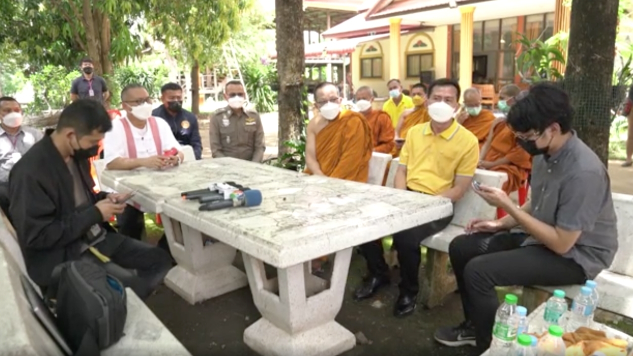 เจอที่ไหนจับสึกได้ทันที หลวงเจ๊แอบแซ่บน้องเณร ล่องหนหายตัว อาบัติปาราชิกแล้ว