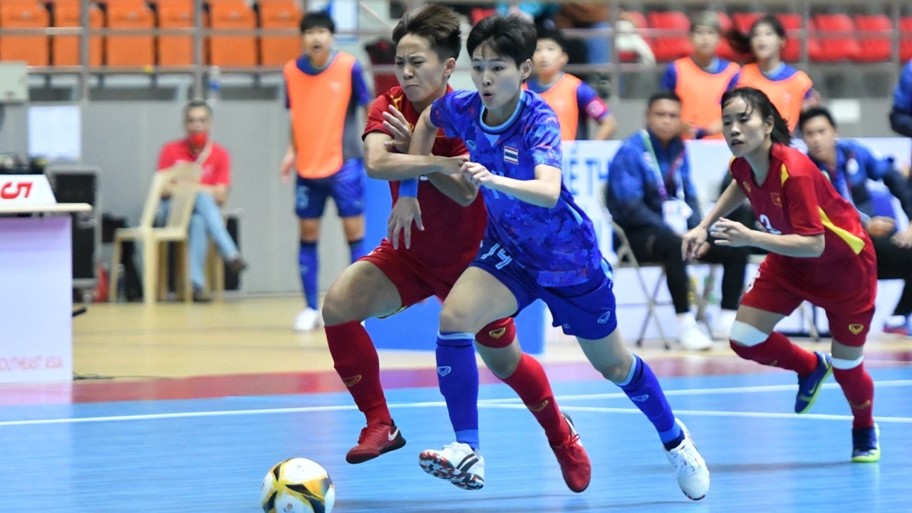 "ฟุตซอลหญิงทีมชาติไทย" เชือด "เวียดนาม" 2-1 ผงาดคว้าทองซีเกมส์ สมัย 5