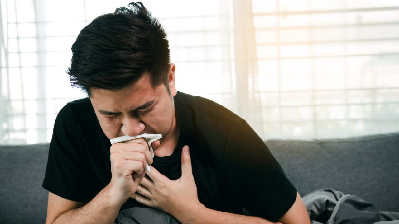 "หมอมนูญ" เตือนไข้หวัดใหญ่สายพันธุ์ A กำลังกลับมาระบาด มีโอกาสติดได้พร้อมโควิด