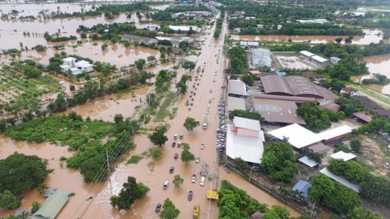 สภาพอากาศวันนี้ 38 จว.ตอนบนฝนหนัก-ลมแรง กทม.โดนด้วย เตือนระวังน้ำท่วม