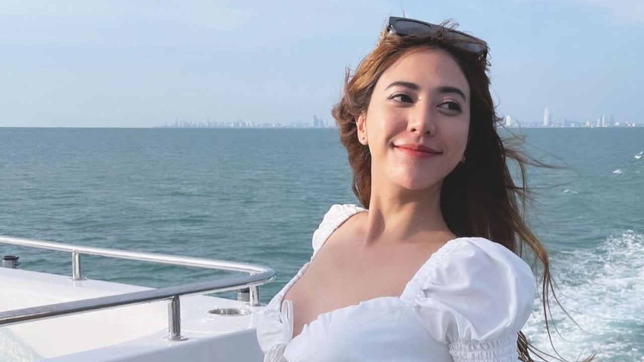 “น้ำหวาน–รักษ์ณภัค” โพสต์ภาพใส่ชุดชั้นในสุดเซ็กซี่ พร้อมแคปชันเด็ด