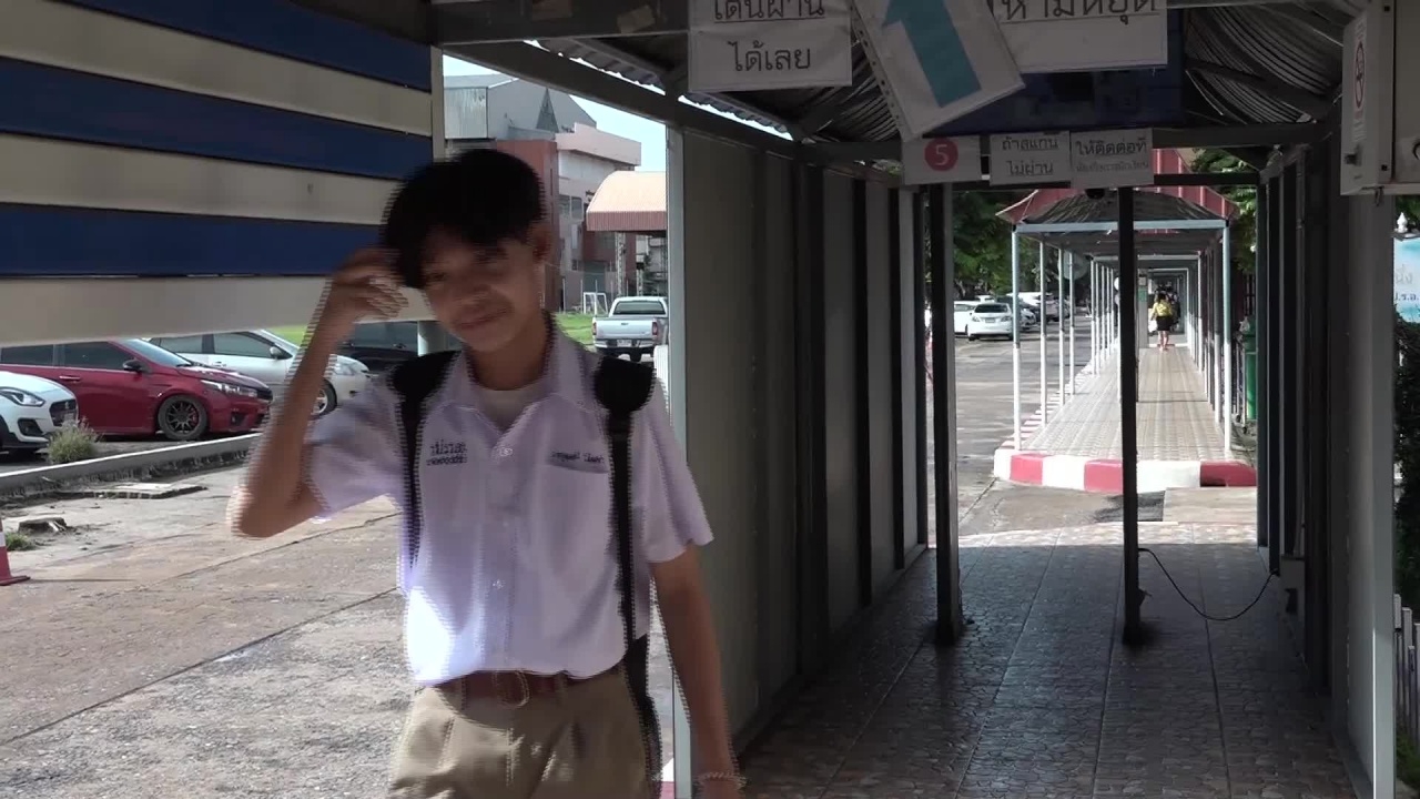 ขัดใจแต่ไม่ขัดระเบียบ พบเปิดเทอมใหม่ นร.ชายบางคน "ผมยาวเกินไป"