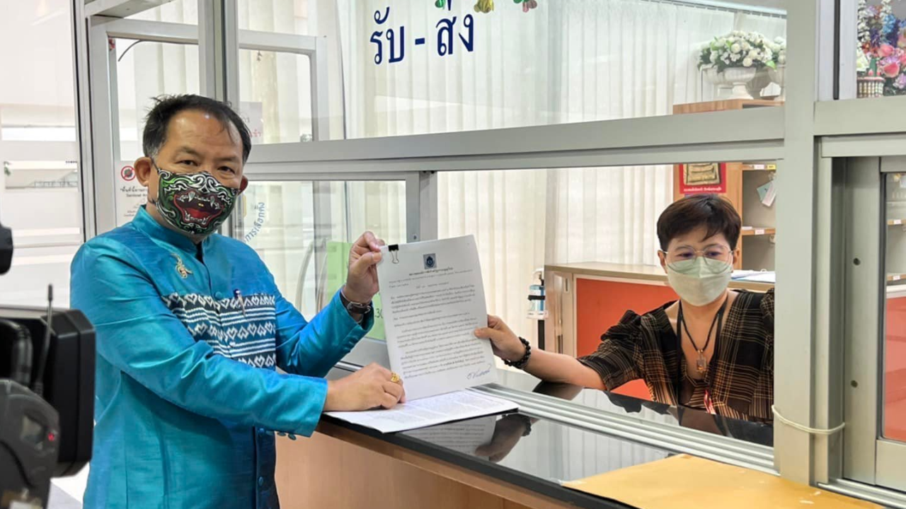 “ศรีสุวรรณ” ชี้ ป้าย “ชัชชาติ” มีเจตนาแฝง เข้าข่ายสัญญาว่าจะให้ ร้อง กกต.สอบแล้ว