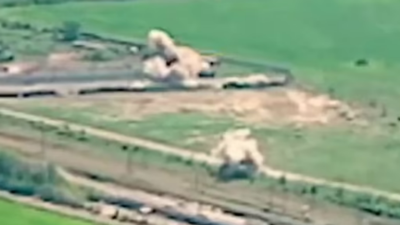 ยูเครนได้เฮ ยิงขีปนาวุธลูกละ 7 ล้าน ส่องรถถังรัสเซียปลิวว่อน (คลิป)