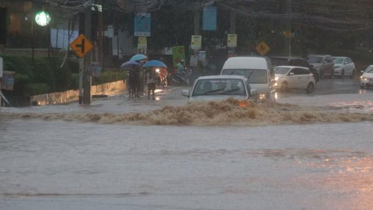 สภาพอากาศวันนี้ ฝนถล่ม 37 จว.เตือนระวังน้ำท่วม กทม.ตกบ่าย-ค่ำ