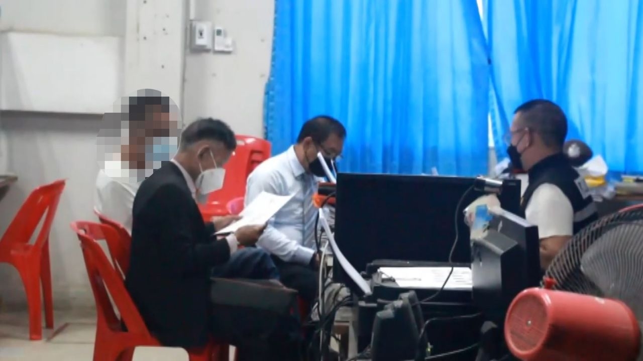 ตร.ฝากขังเสี่ยรีสอร์ตบุรีรัมย์ ศาลไม่ให้ประกันตัว คุมตัวส่งเข้าเรือนจำ