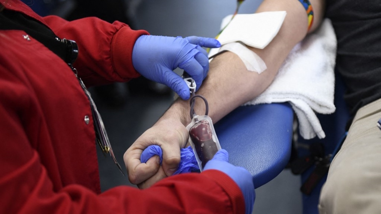 แคนาดายกเลิกกฎ ห้ามชายรักชายบริจาคเลือดหลังมีเพศสัมพันธ์