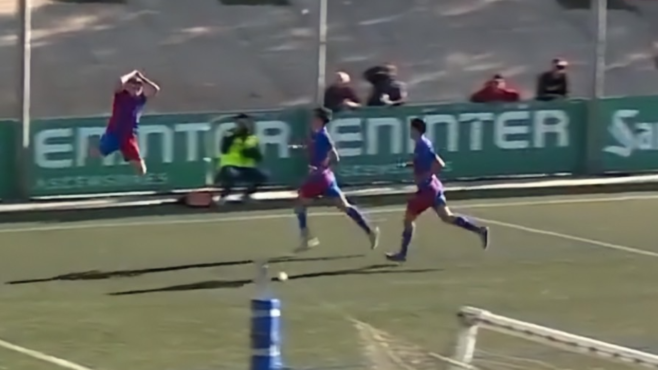 “บาร์ซา” หั่นชอตดีใจแข้งยู-19 ทิ้ง หลังทำท่าของ “โรนัลโด” อดีตกองหน้า “มาดริด” (คลิป)