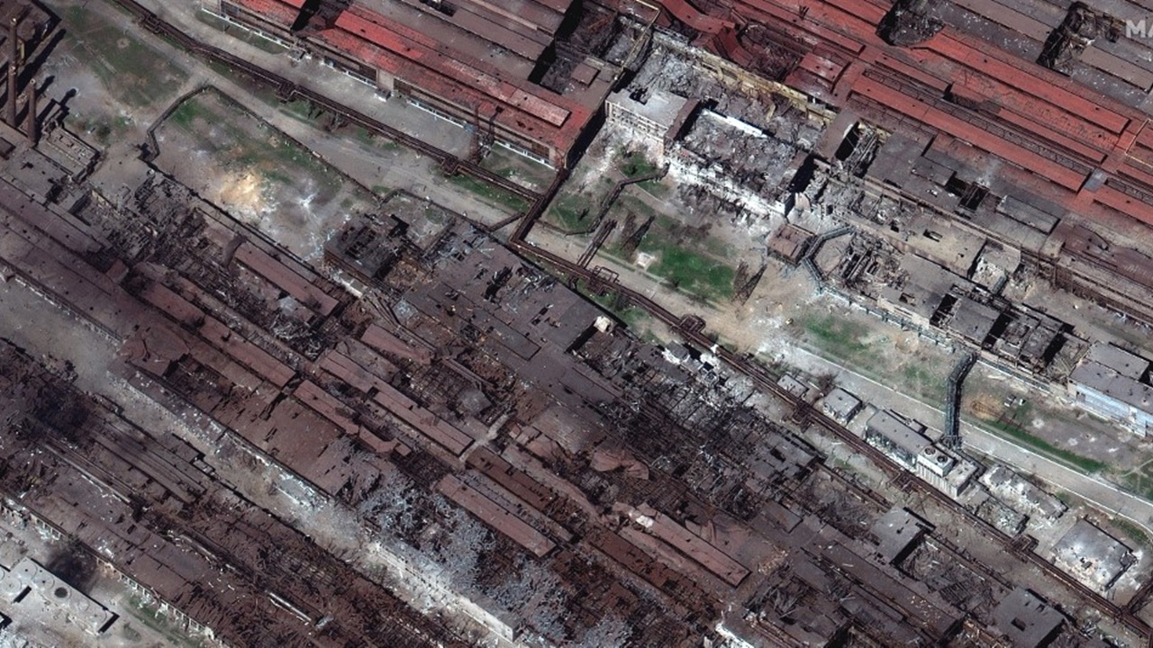 ยูเครนเริ่มอพยพ ปชช.จากโรงงานเหล็ก ที่มั่นสุดท้ายในมาริอูโปล