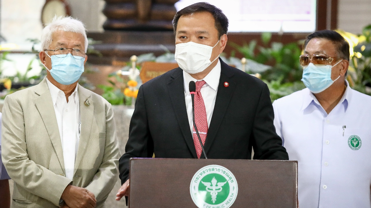 “อนุทิน” ชี้ ไทย พ้นวิกฤติโควิด-19 ระบาดหลังสงกรานต์ มุ่งโรคประจำถิ่น